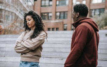 7 Red Flags Everyone Should Look Out For In A Relationship